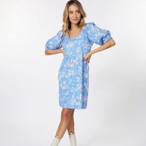 NWT Esqualo Puff Sleeve Dress in the "Blue Flower" SIZE 4